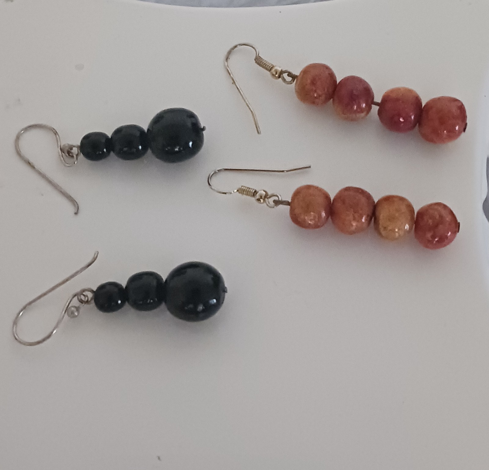 Beaded Dangle Earrings lot of 2 1 Black 1 Red Apple spunge