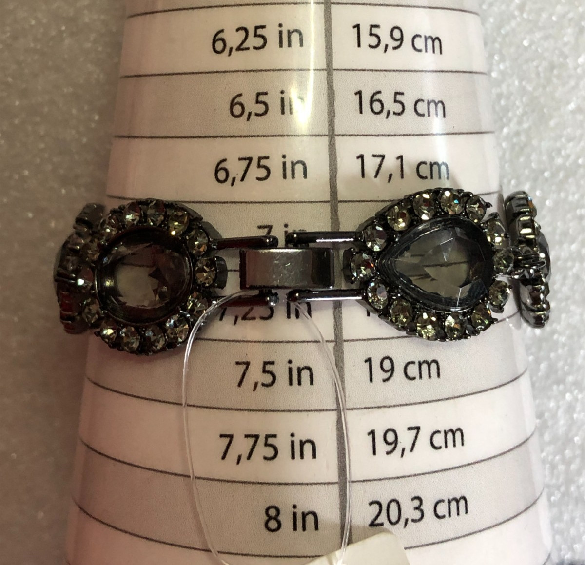 White House Black Market Rhinestone Statement Bracelet Gray Gunmetal 7″ 8505