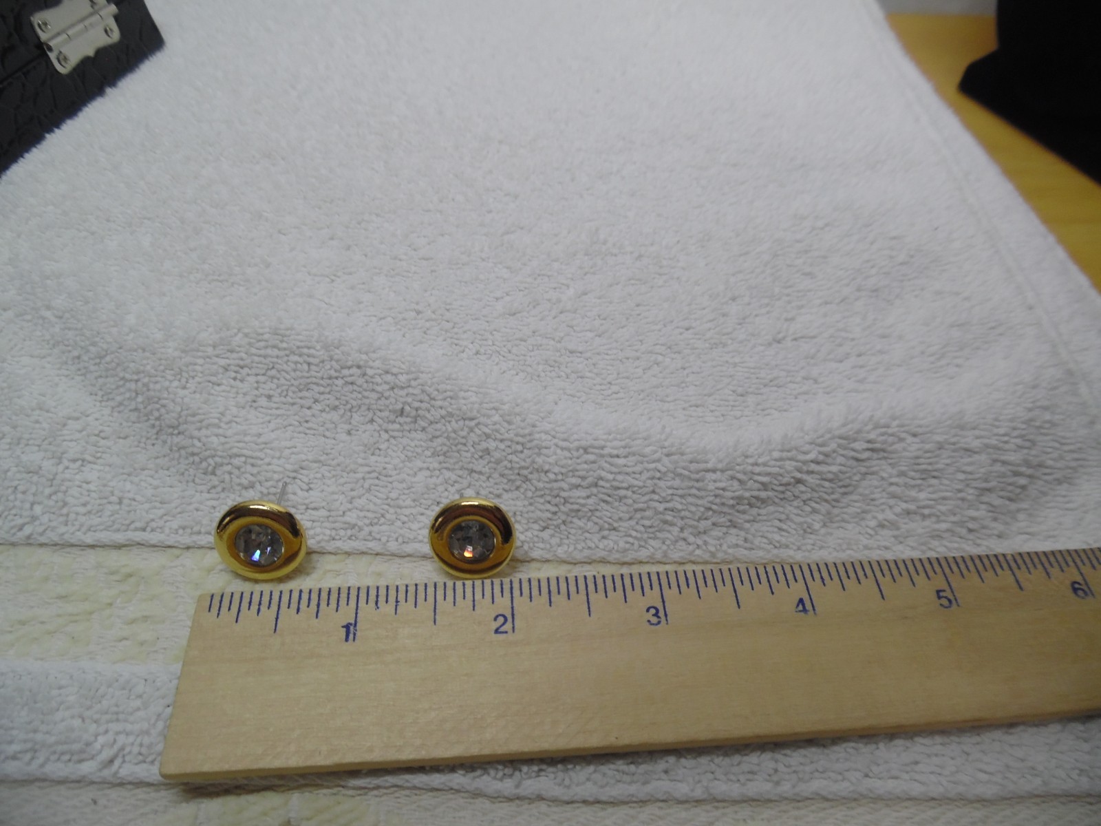 VTG. KJL AVON GOLD TONE , RHINESTONE EARRINGS, PIERCED EARS, POSTS, NO BACKS ,