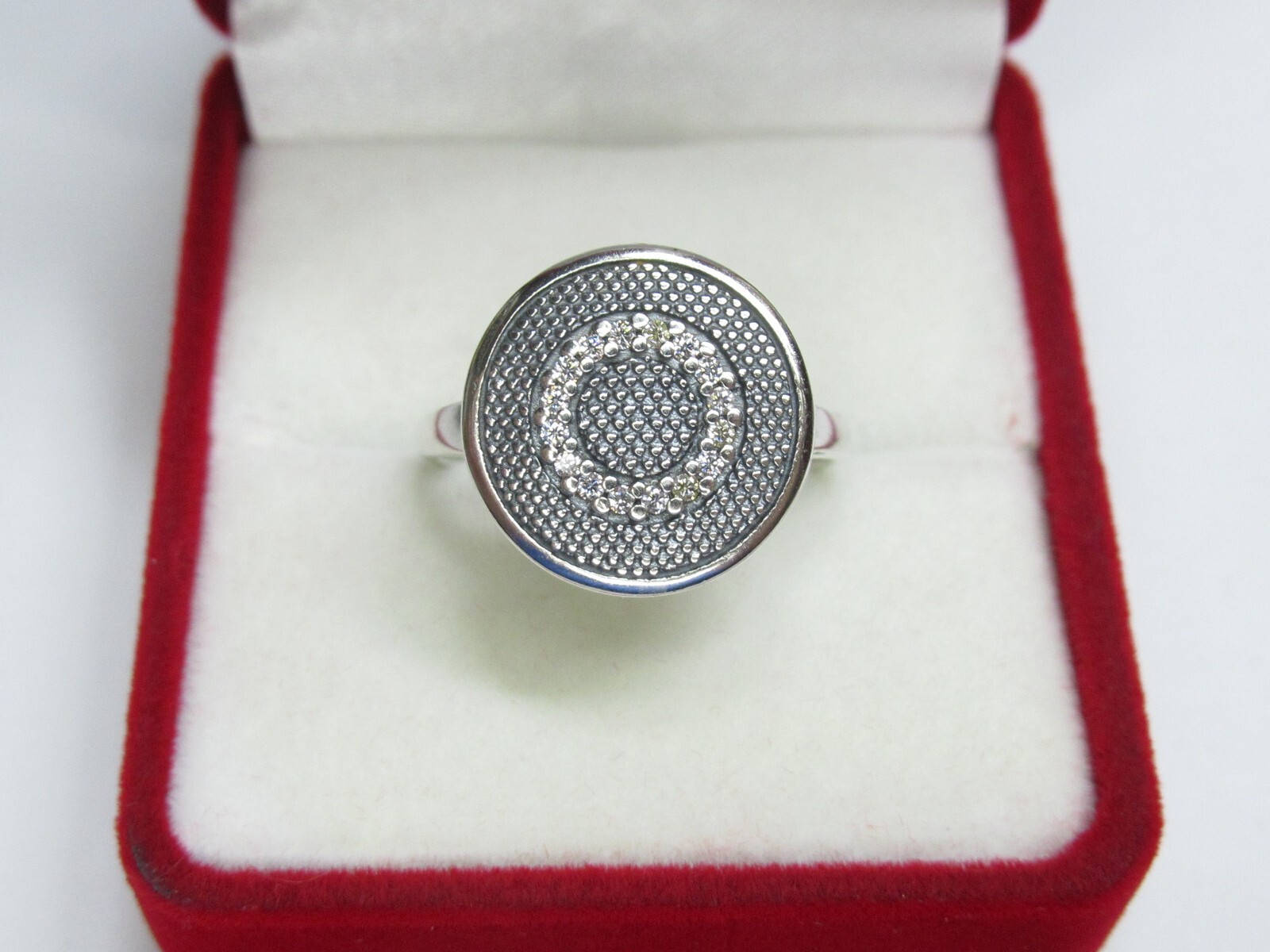 Women’s 925 sterling silver ring, cubic zirconia, 3,3 gr, size 8,75.