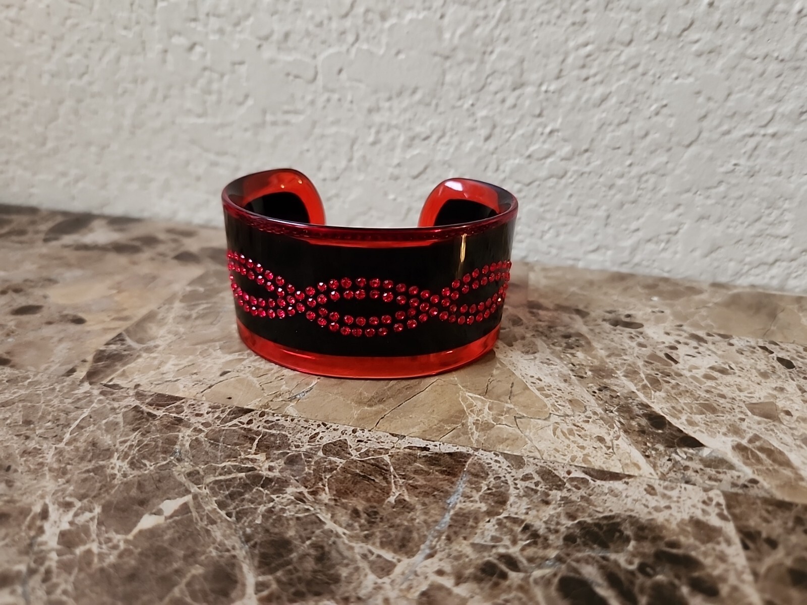 New OKER BRAND CUFF BRACELET Acrylic red black beaded 1 1/2″ wide