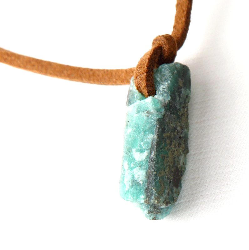 Colombian Emerald Raw Rock with crystals 20.00 Cts Cow Leather Muzo Mines