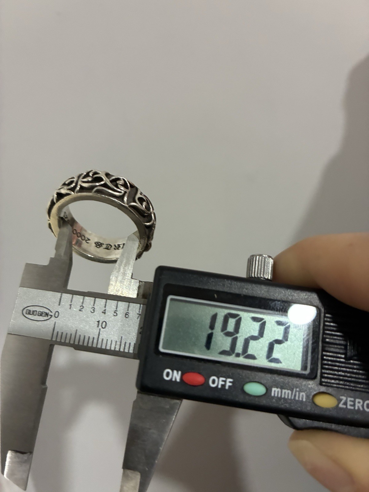 chrome hearts ring size 9 ( 19.2mm)