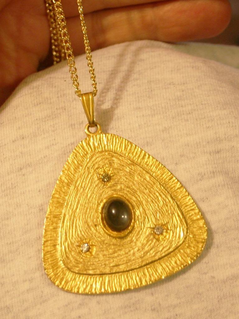Unique Line-Beveled Layered Triangle Rhinetone Smoky Oval Goldtone Necklace