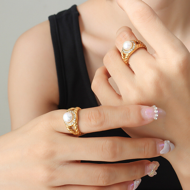Woman 18k Gold Plated Stainless Steel Freshwater Pearl CZ Band Ring Fashion