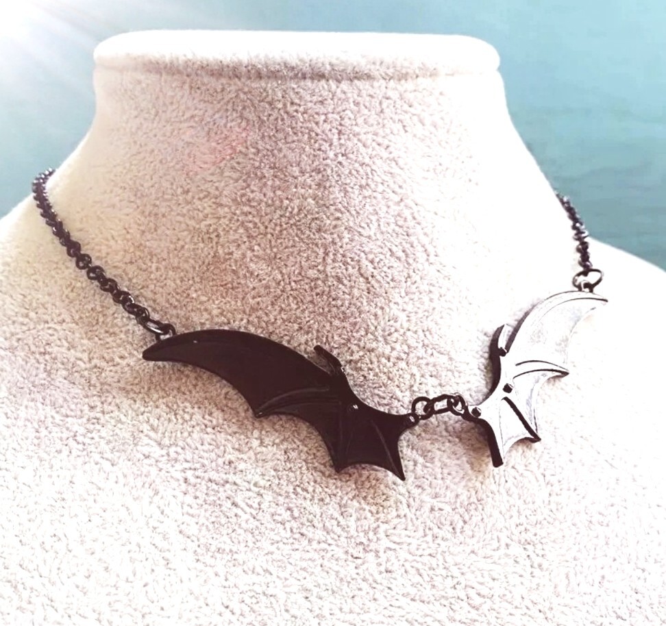 Trendy Black Gothic Vintage Halloween Vampire Bat Wings Pendant Necklace Gift