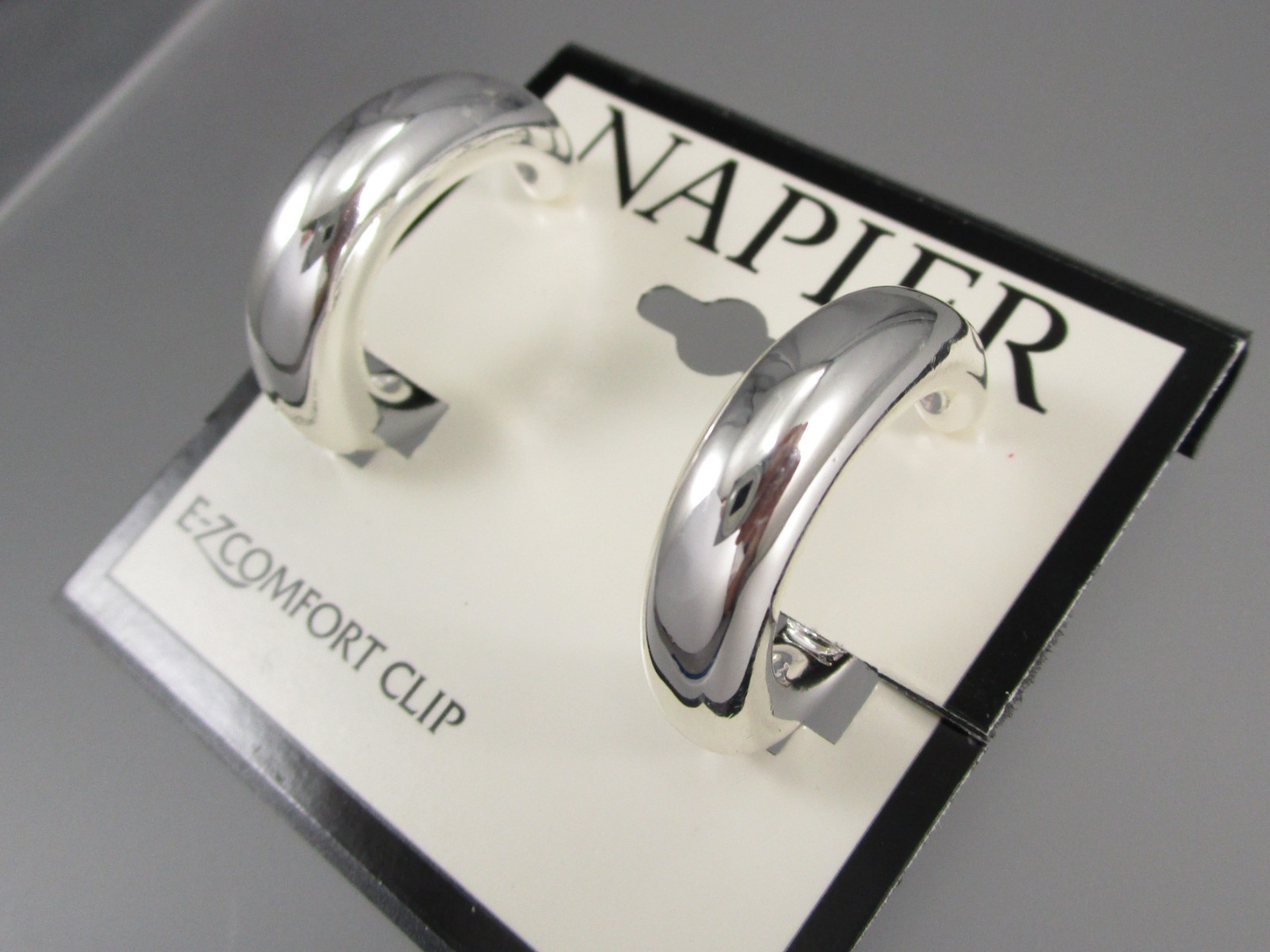 NWT NAPIER Silver Tone 1 1/4″ Hoop EZ Comfort Clip on Earrings 179J
