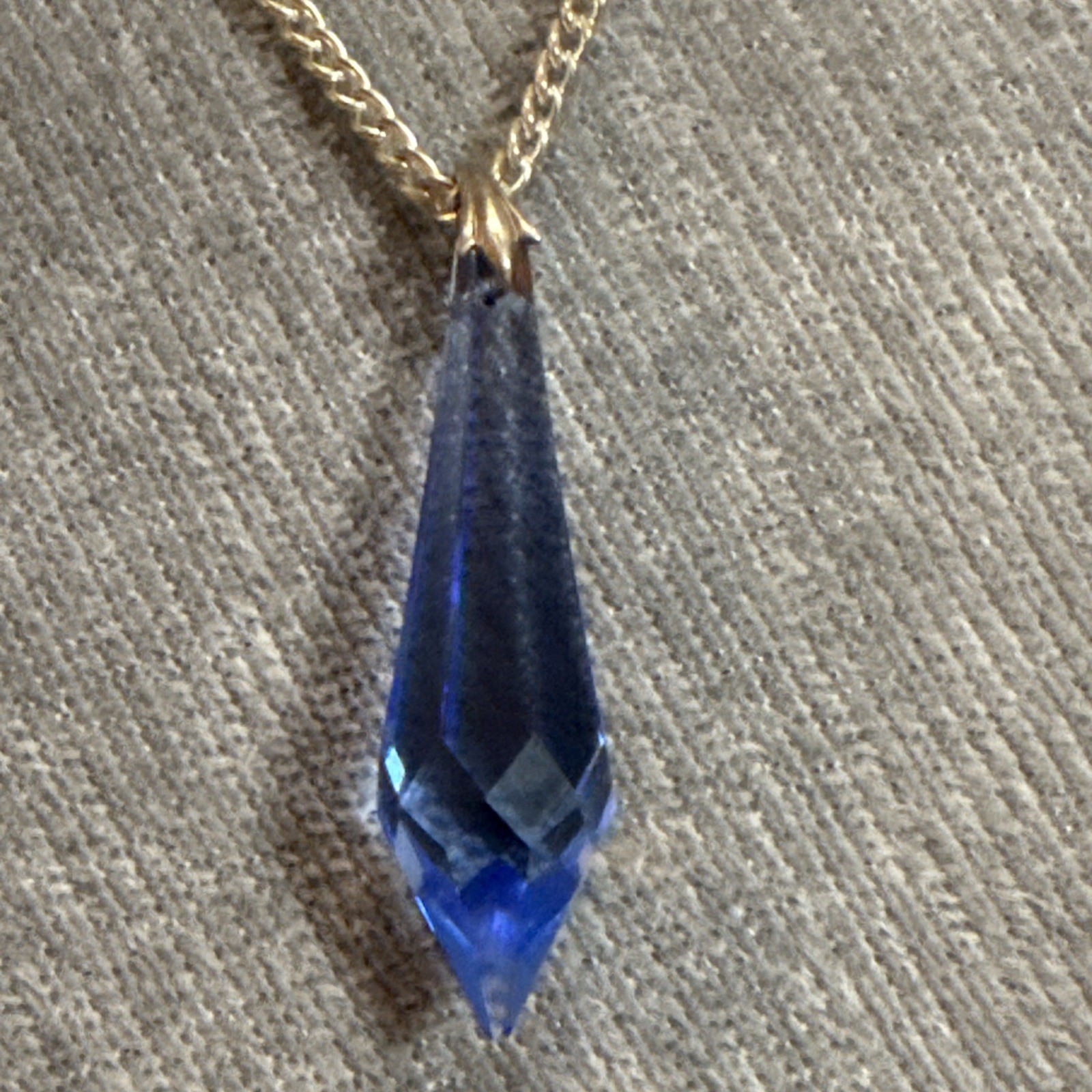 Swarovski Teardrop Icicle Austrian Crystal Blue Pendant Prism Necklace