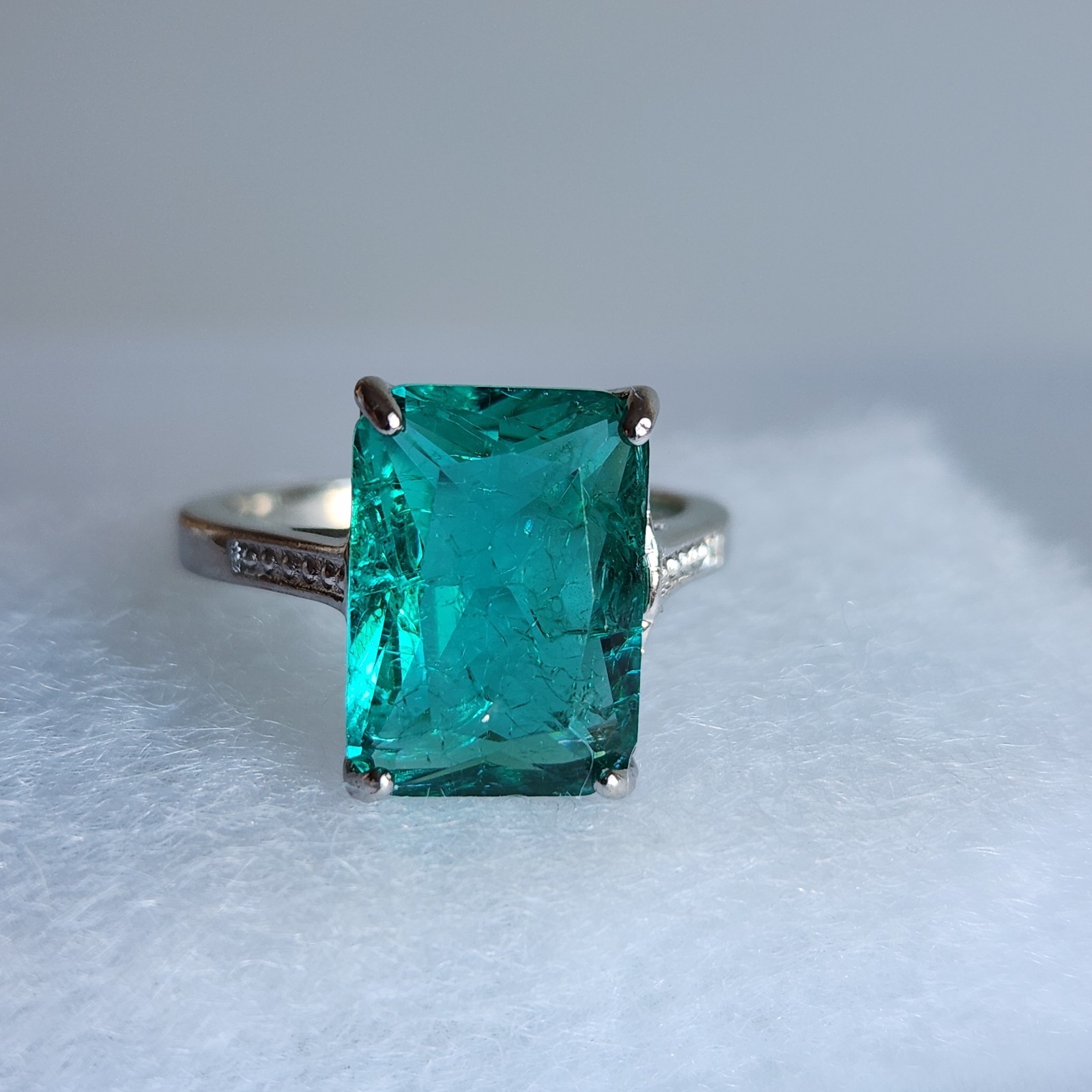 Size 8.75 Sterling Silver Emerald Cut Green Stone Ring Statement 4.3g