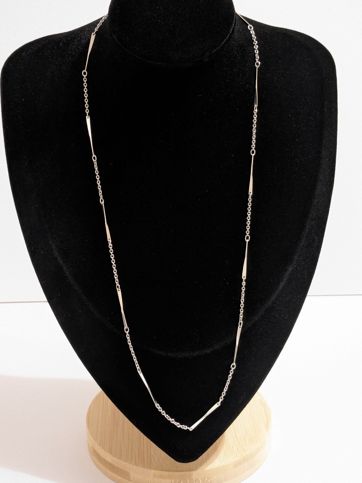 Avon Silver Tone Bar Link Chain Necklace. Stackable. Minimalist. 22″.
