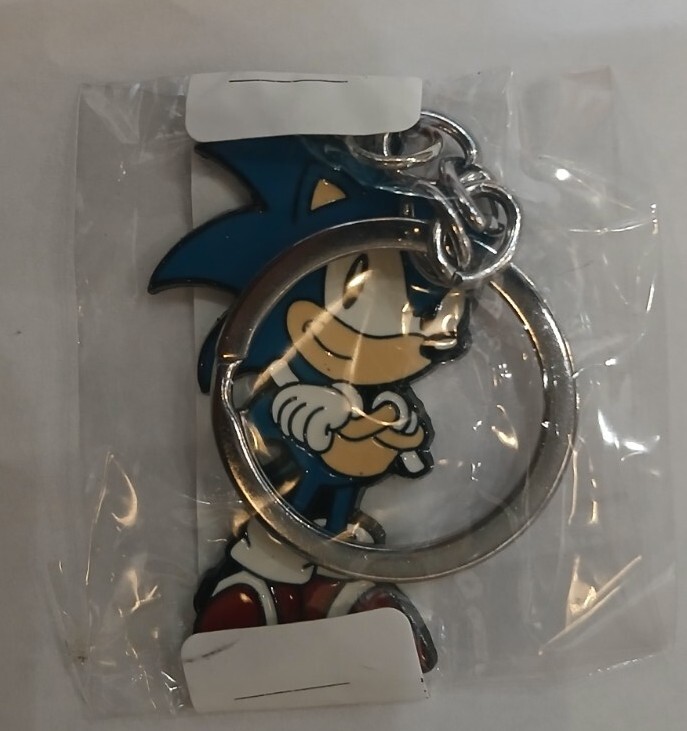 Sonic The Hedgehog Keychain Metal & Enamel Almost 2 Inches Tall Fast Ship 🔥