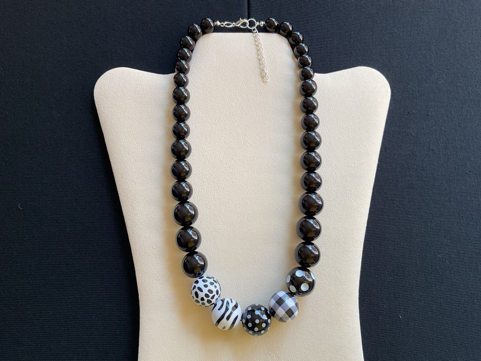 Chunky Black And White Beads Graduated Adjustable Necklace
