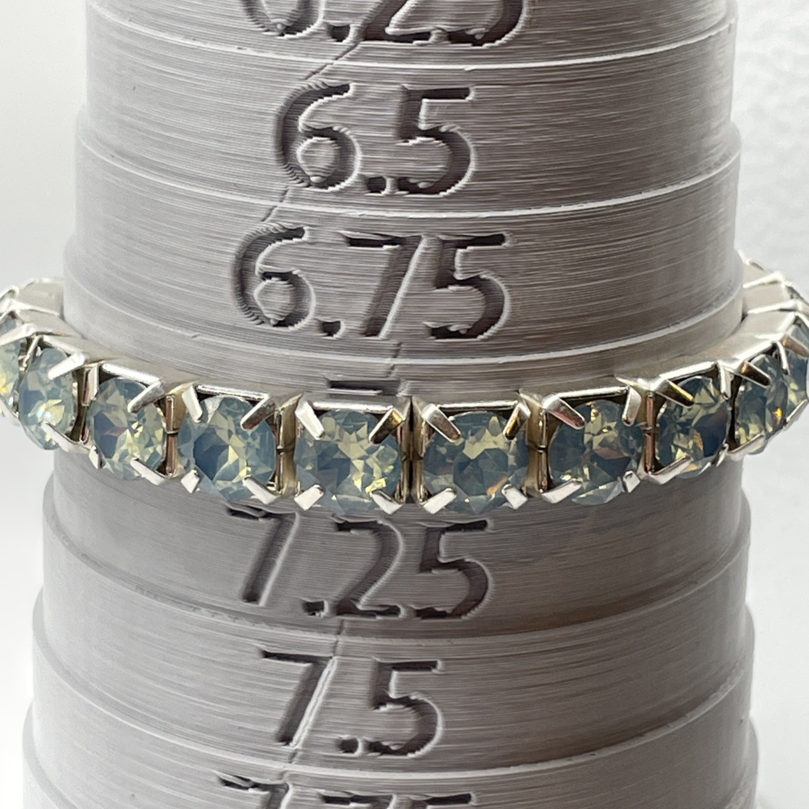 Bracelet Vintage Stretch Blue Rhinestone Glass Metal Silver Tone Jewelry