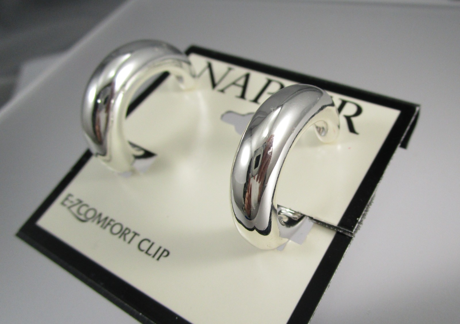 NWT NAPIER Silver Tone 1 1/4″ Hoop EZ Comfort Clip on Earrings 179J