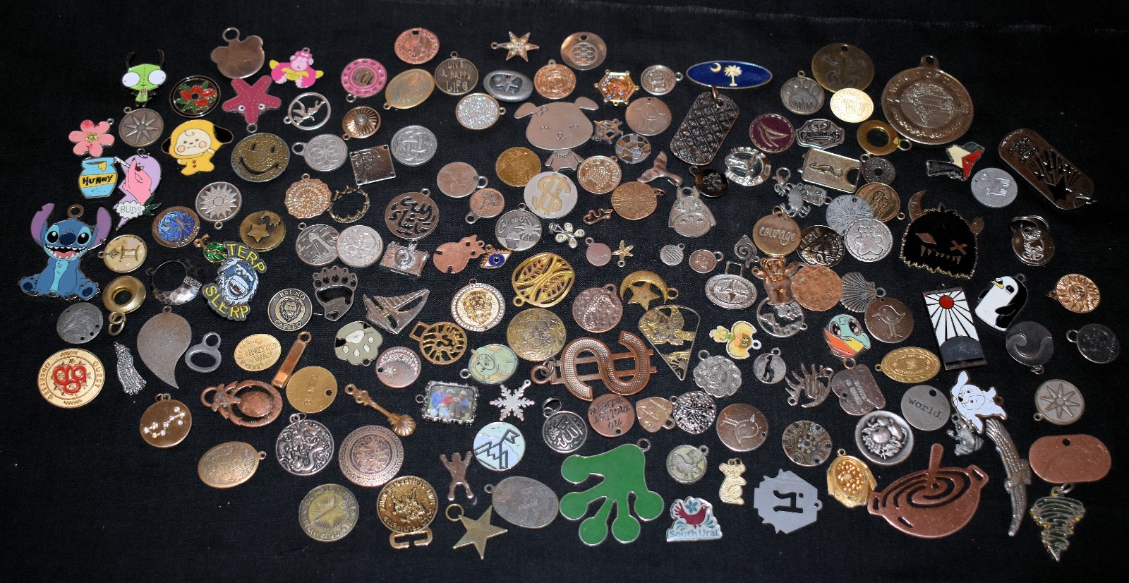 133j. 181 PRE-OWNED PENDANTS, CHARMS, ANIMALS, SIGNS, SYMBOLS, UP TO 1 1/2″ DIA