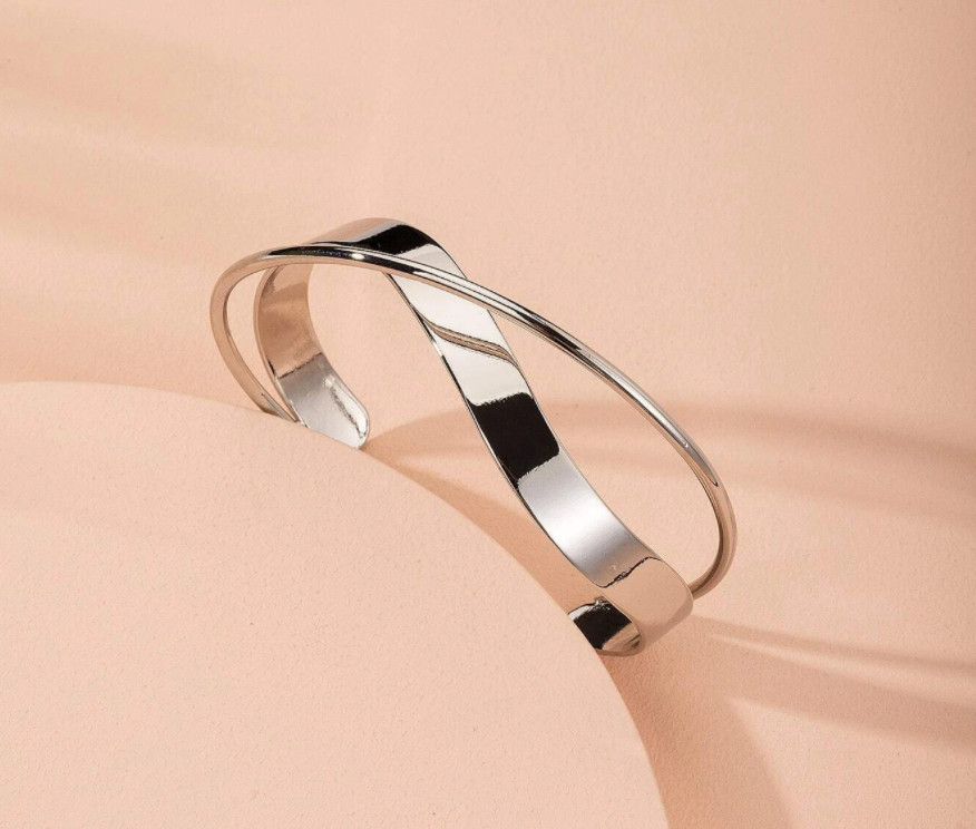 GORGEOUS Sculpted Artisanal Silver Twisted Curved Crisscross Cuff Bracelet