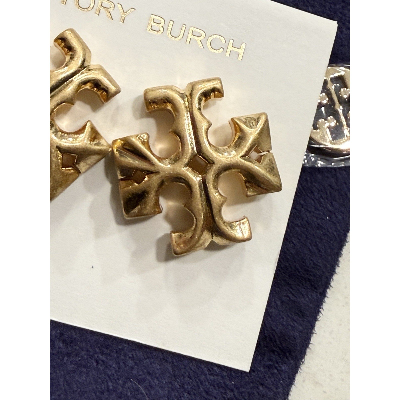 Tory Burch Gold Roxanne Stud LOGO 1″ Matte Statement Earrings OLD MONEY Dust Bag