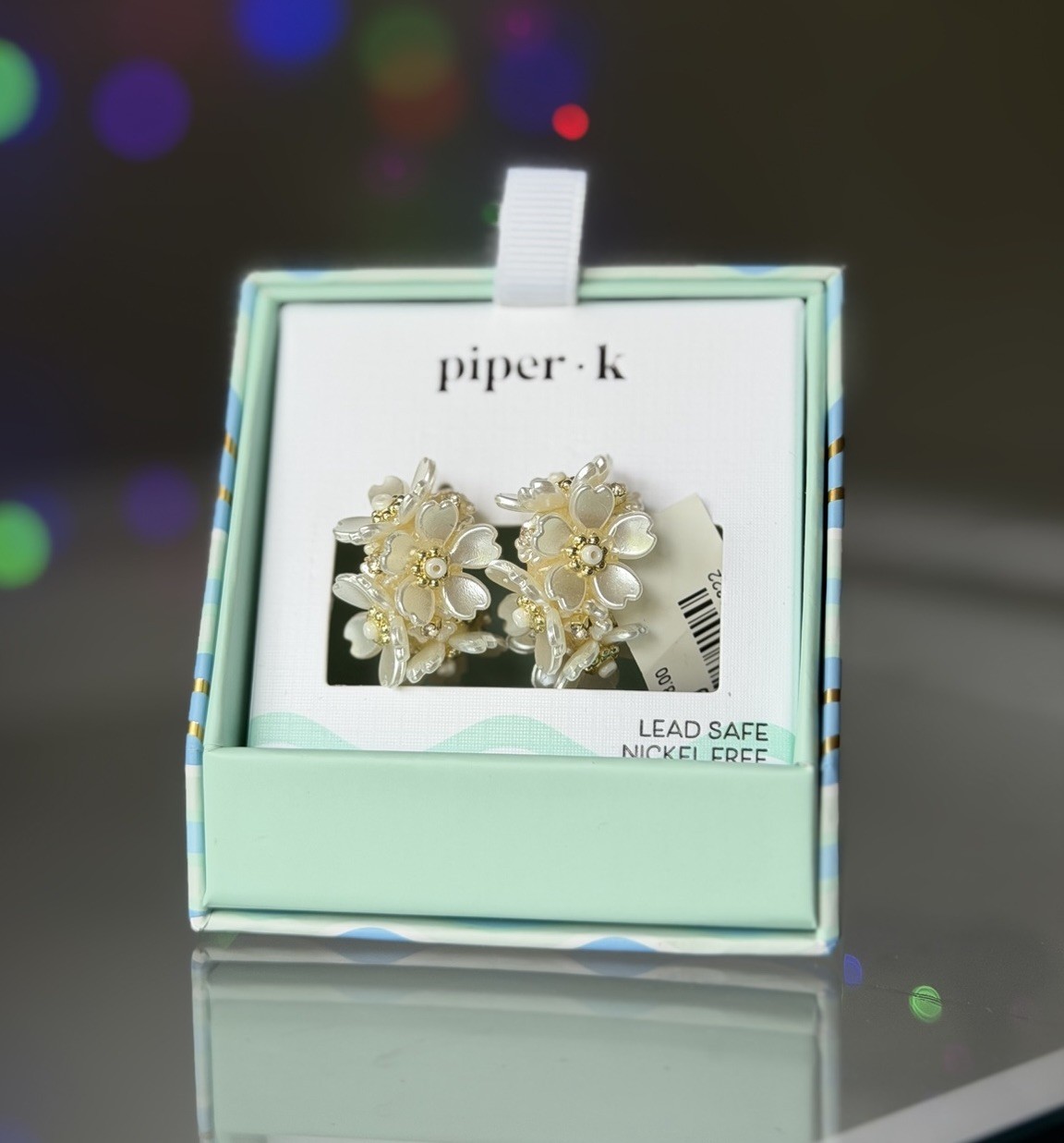 Piper.k Earrings Loop Flower Blossom Mother Of Pearl Gardenia Huggies New