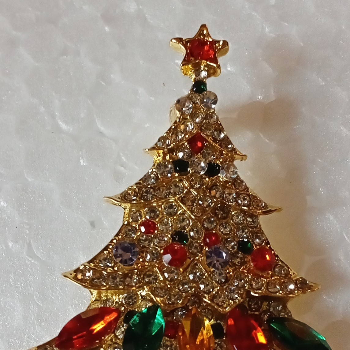 Gold Tone Red Green Clear Crystal & Rhinestone Christmas Tree Brooch Pin