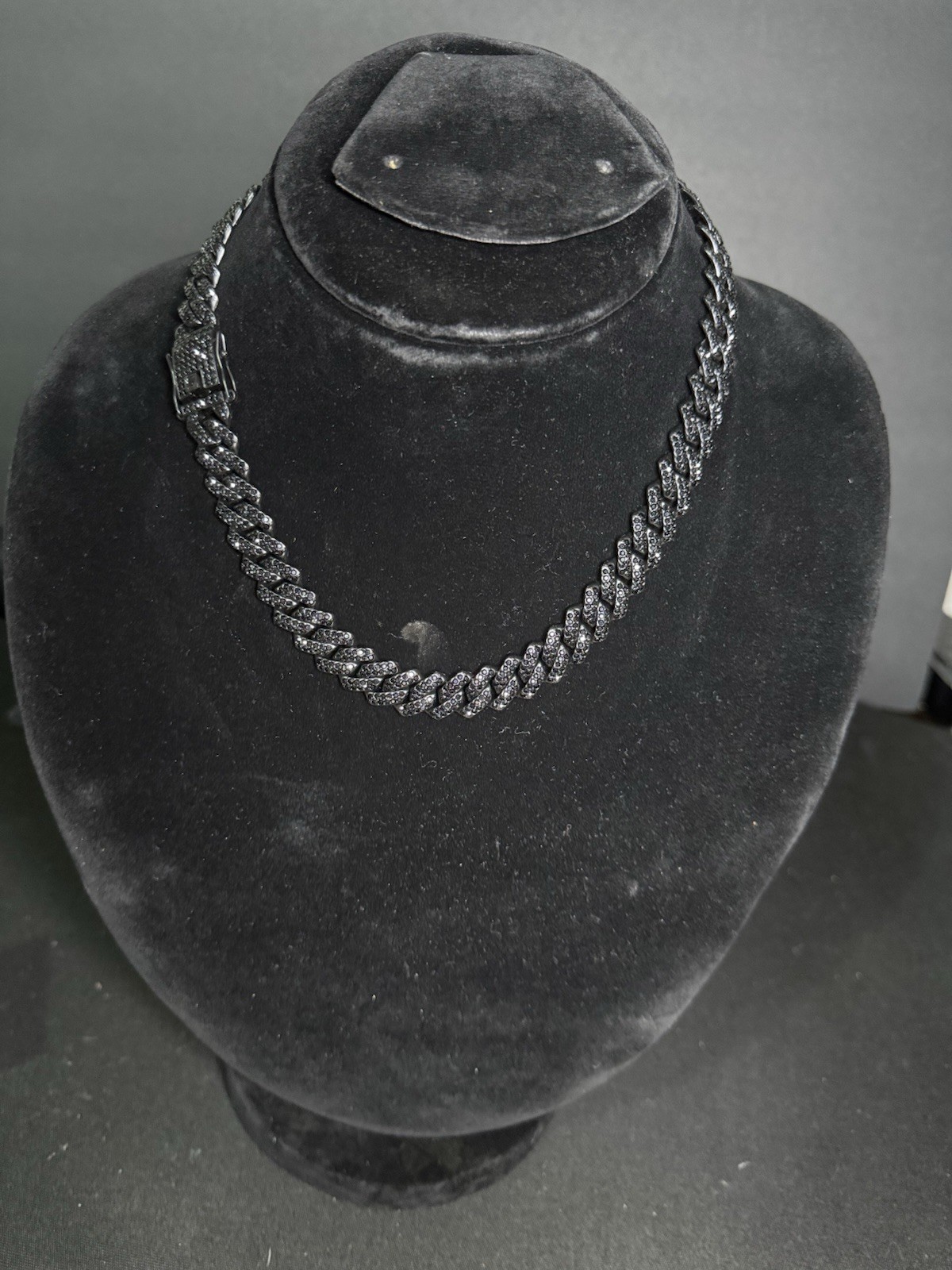 Men’s Silver Tone Iced Out Cuban Link Necklace 20 inch