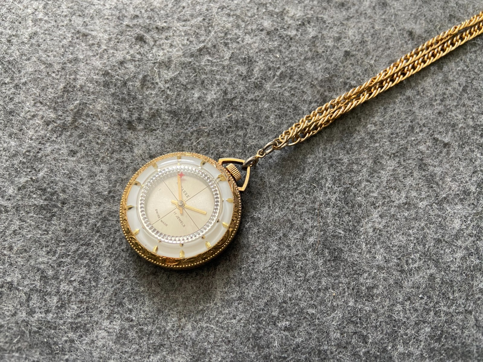 Swiss Made Navarre 17 Jewels Mechanical Wind Up Vintage Necklace Pendant Watch