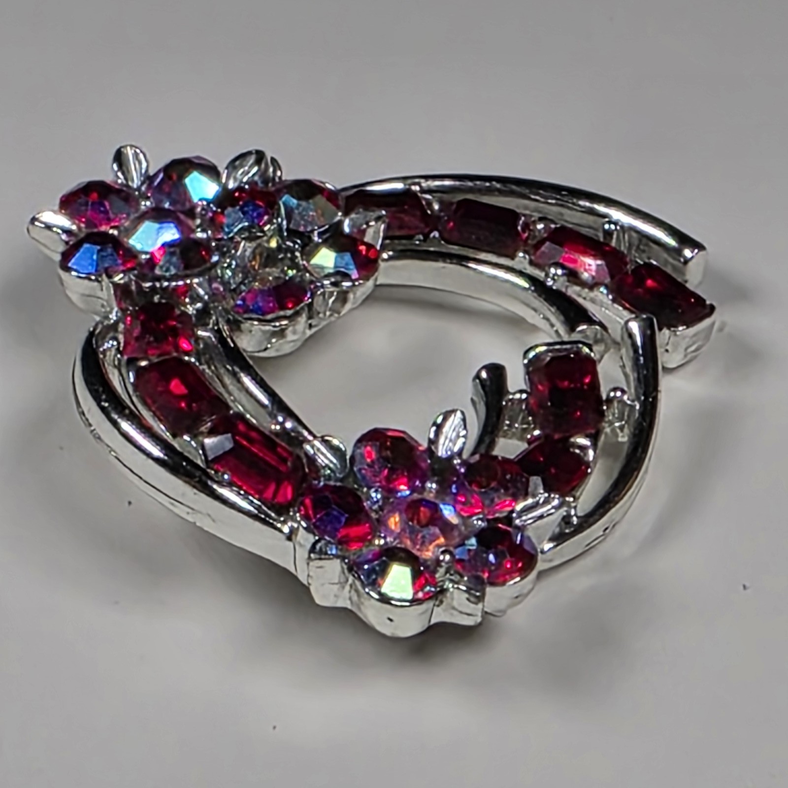 Vintage Lisner Ruby Red Rhinestone Aurora Borealis Flower Wreath Brooch Pin