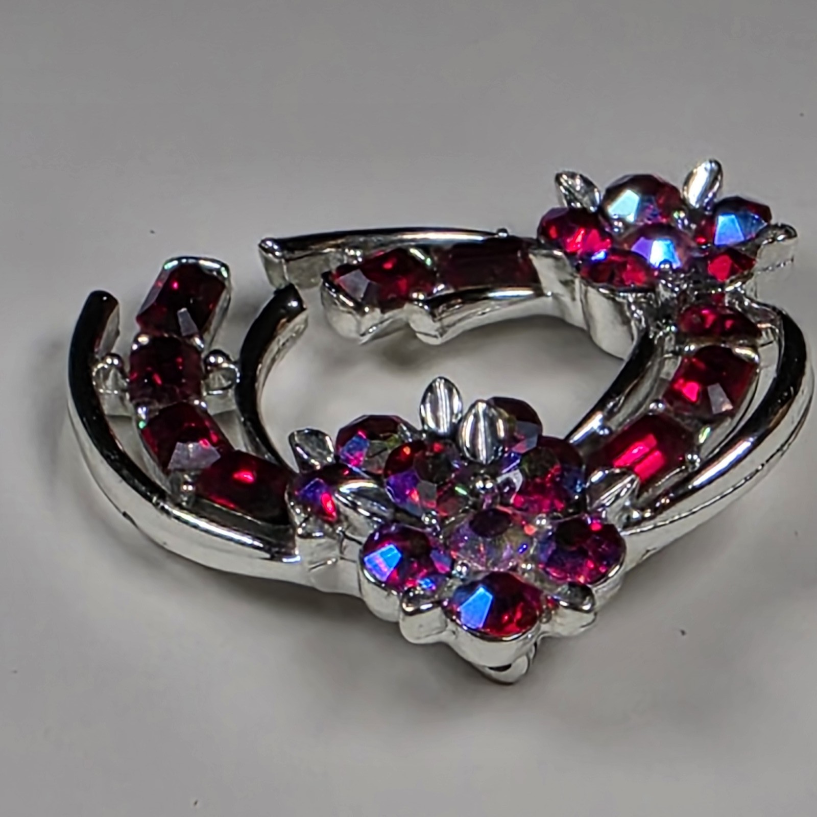 Vintage Lisner Ruby Red Rhinestone Aurora Borealis Flower Wreath Brooch Pin