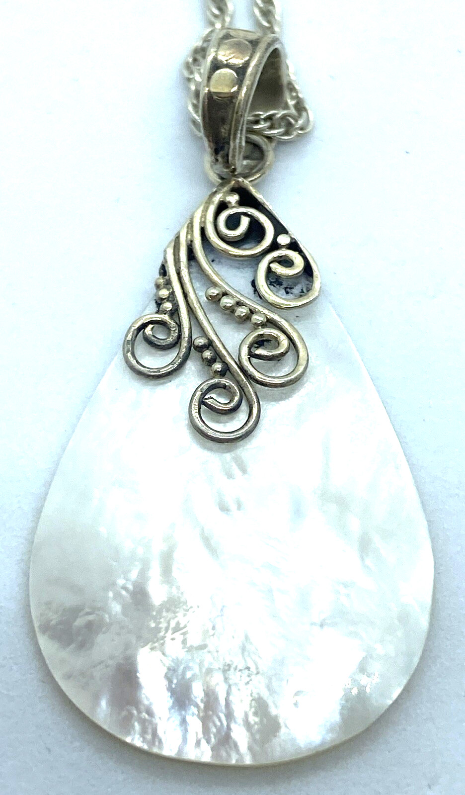 ATI Sterling Silver / 925 Mother of Pearl Drop Pendant Necklace ‘& Earrings Set