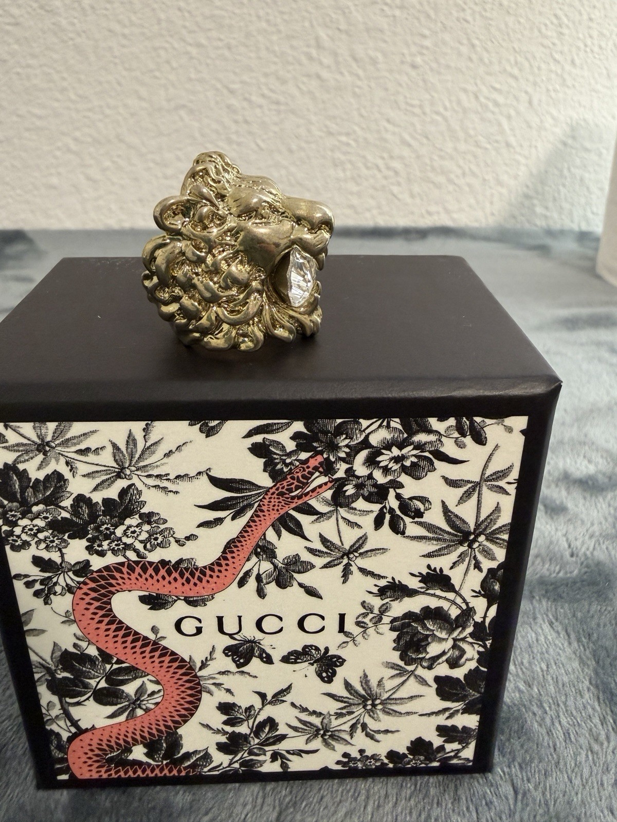 BRAND NEW Gucci Lion Head Gold Clear Crystal Ring Size 10 / X-small / 5.25