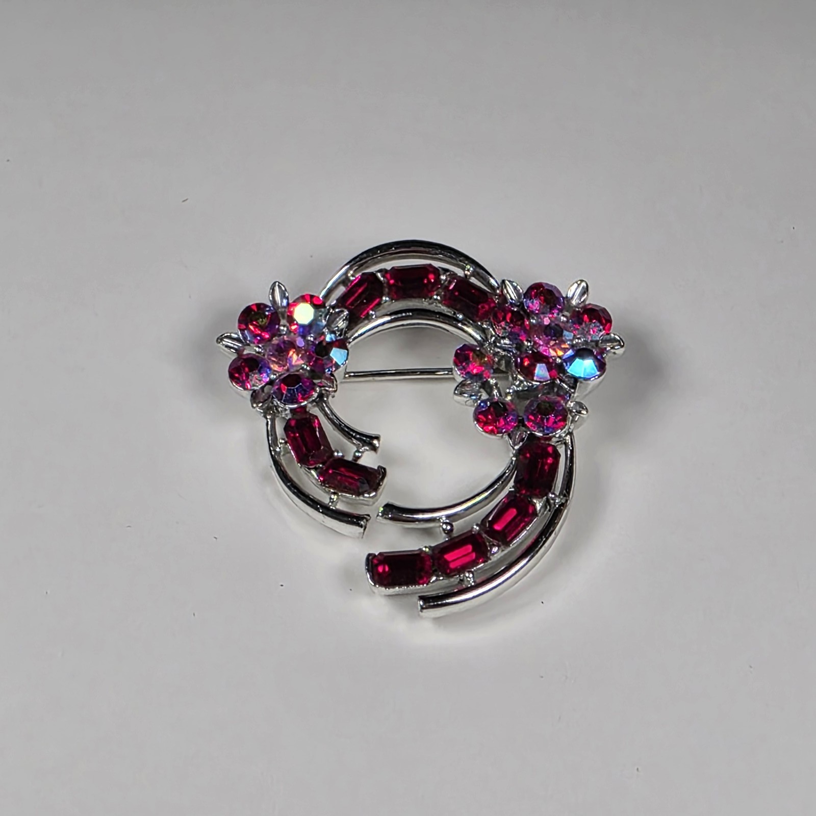 Vintage Lisner Ruby Red Rhinestone Aurora Borealis Flower Wreath Brooch Pin