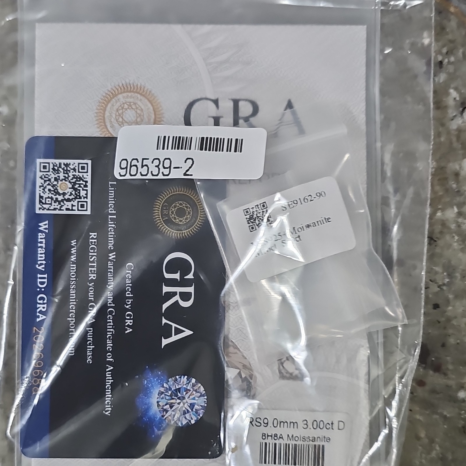 GRA 3.00ct Round Brilliant Moissanite D VVS1 Excellent Cut 9.0mm GRA Certified