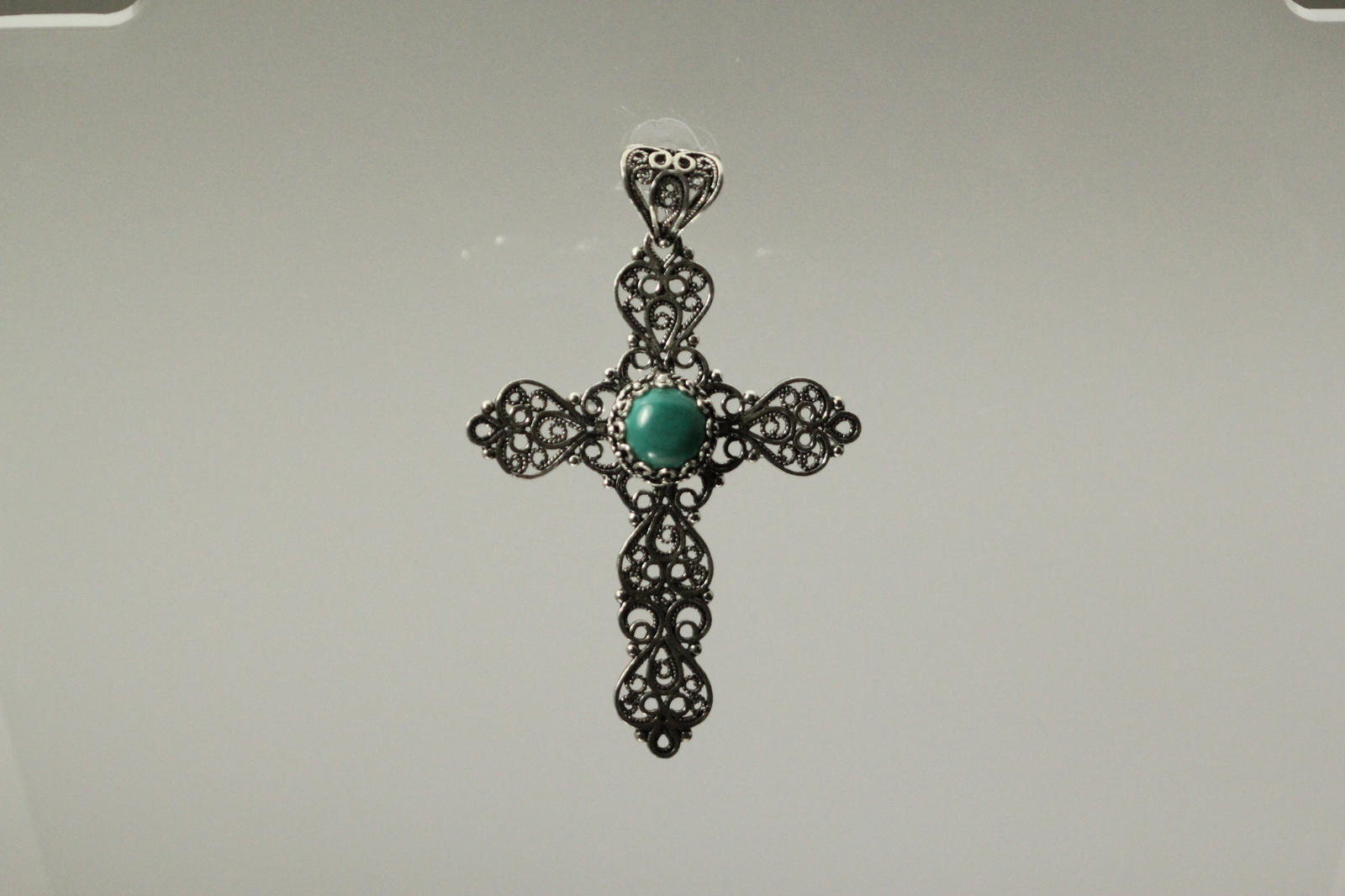 925 Sterling Large Cross Etched Design Green Stone Pendant 11.3 Grams (PEN9391)