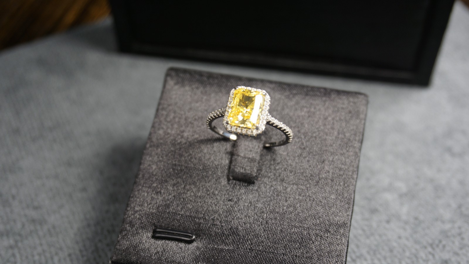 Stunning Womans Jewelry Lab-Created 3CT Princess Cut Yellow Diamond Ring