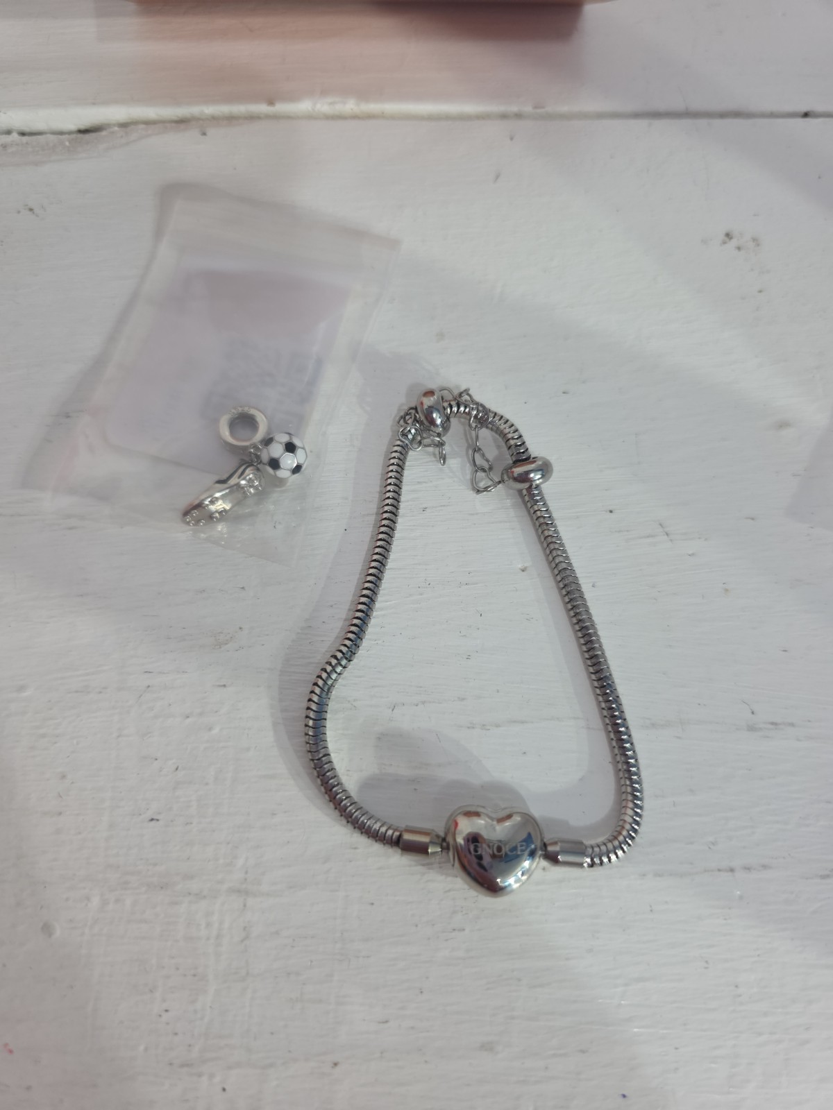 GNOCE Women’s Bracelet Charm Heart Snap Clasp Silver Soccer , Cleat Chain 19 cm