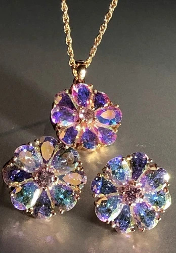 18k Gold Plated Flower Pendant Necklace made Simulated Diamond Aurora Borealis