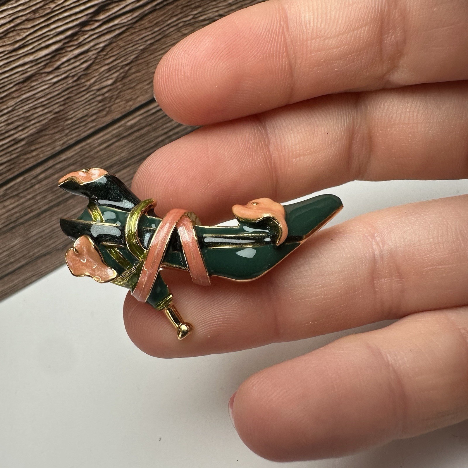 Kenneth Jay Lane KJL Green Enamel High Heel Shoe Brooch Pin
