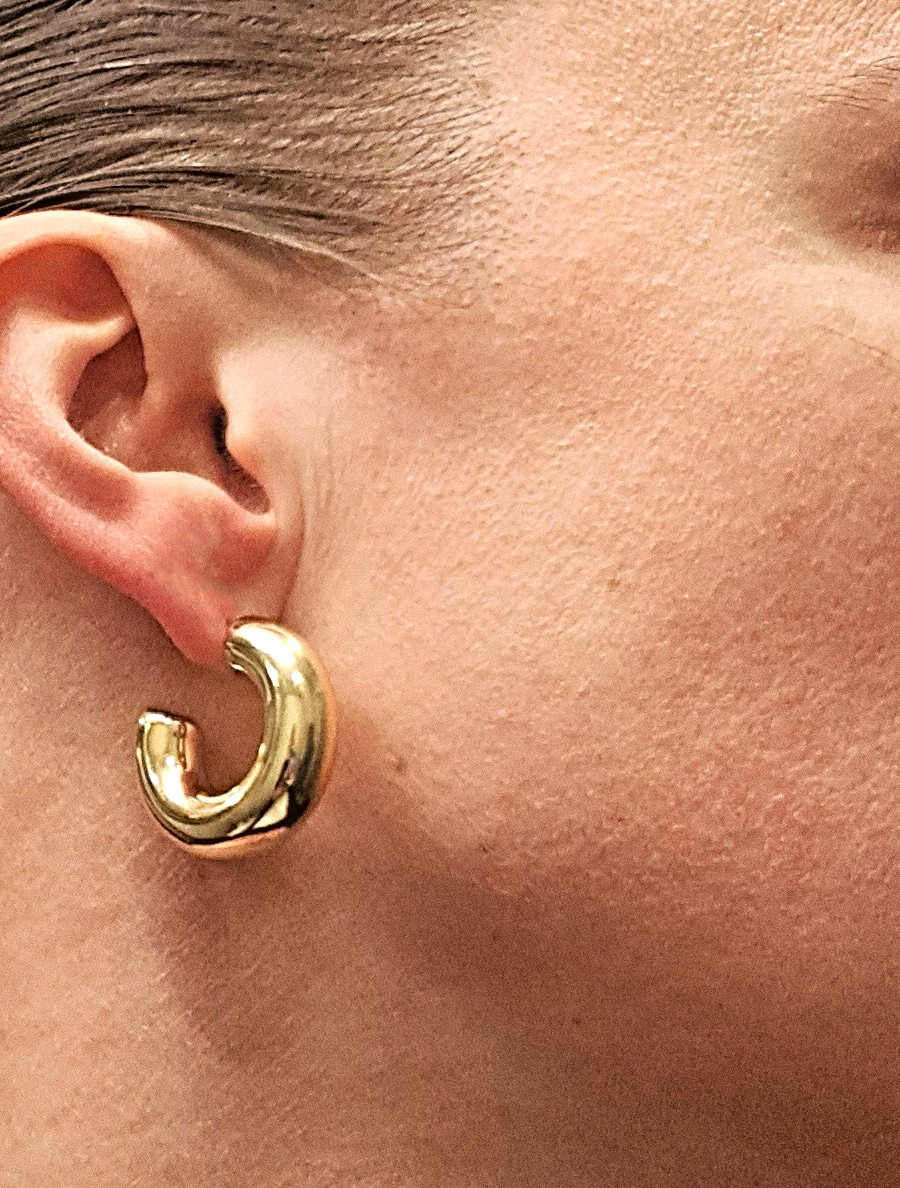 Chunky Earrings Hoops Gold tones C shaped Plastic Lightweight NEW 1″ OD