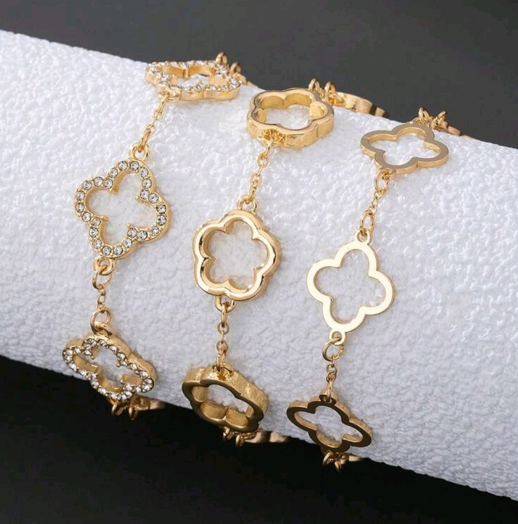 Gold-Tone Adjustable Cable Chain Clover Charm Bracelet Lobster Clasp Black/White