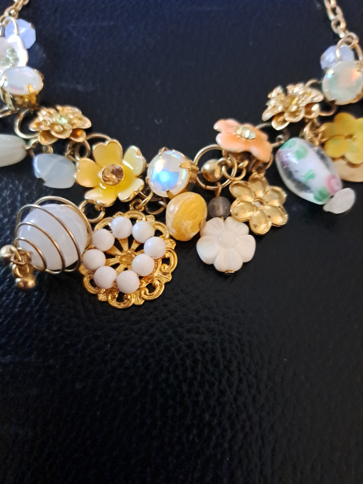 Floral Statement Frontal Necklace Earrings Set NWT Yellow White Goldtone GLOWS