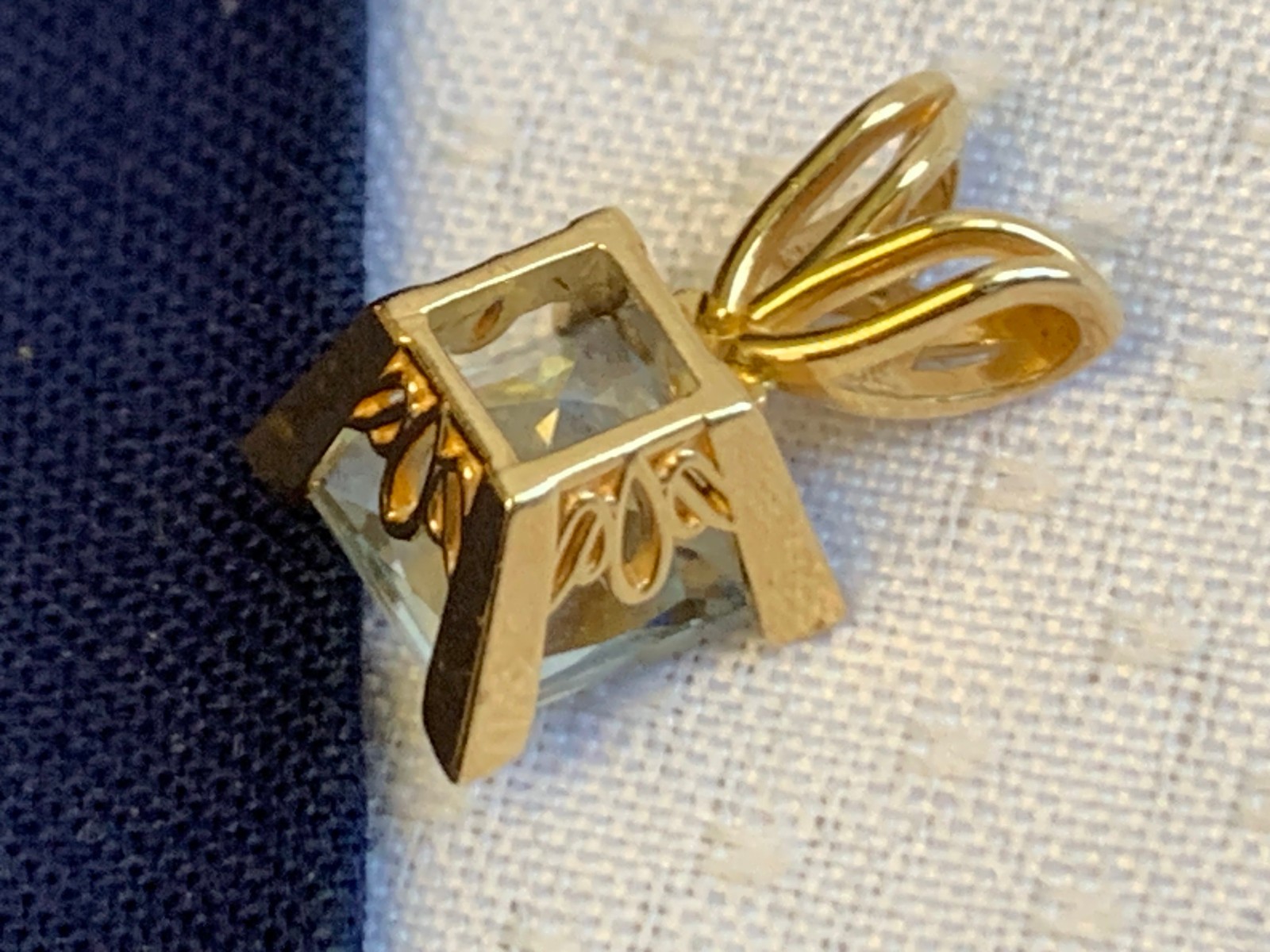 14K Yellow Gold Pendant 1.48g Fine Jewelry Aquamarine Color Charm *READ*