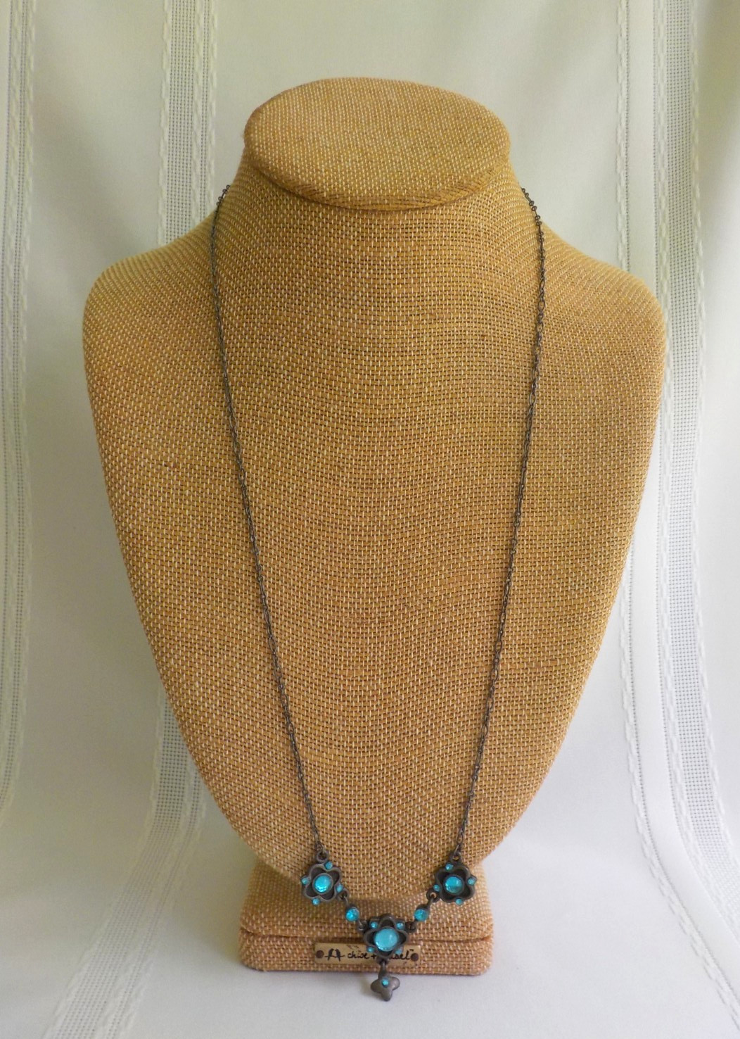 Flower Necklace Floral Plastic Blue Dark Silver Tone Metal 26″ Long Drop Dangle