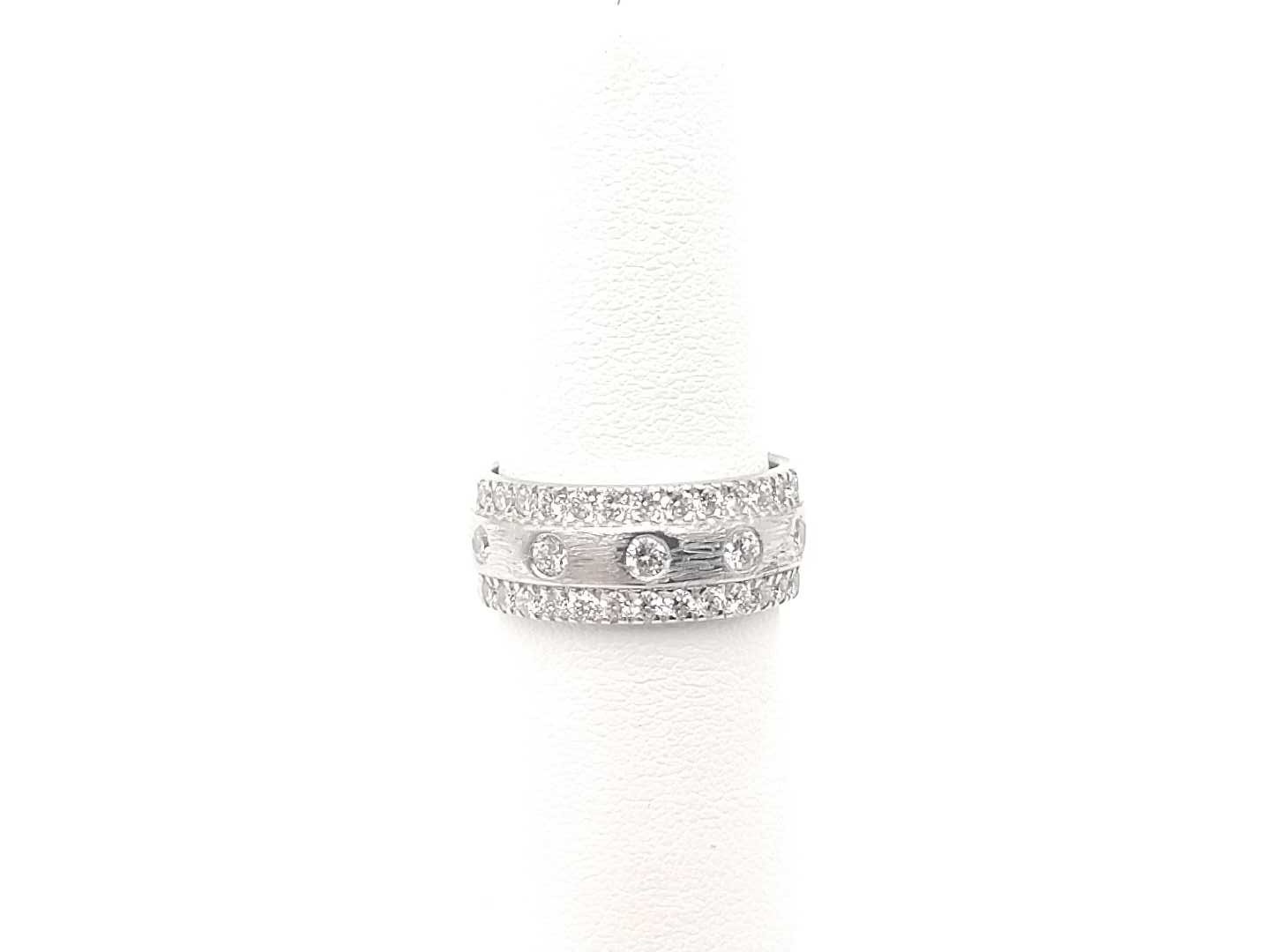 1.09 Ctw Lab Grown Round Diamond Ring Set In Silver 6.8 Grams Size 7 Vc1125wzmia