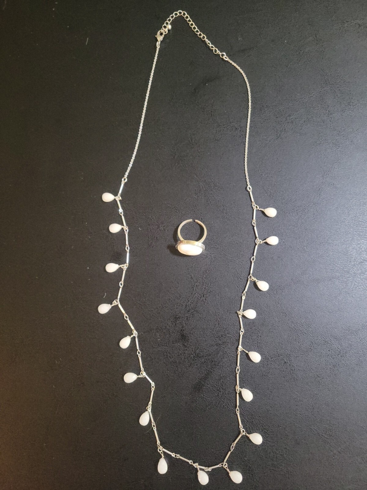 jBloom White Necklace – Silver- With Ring.
