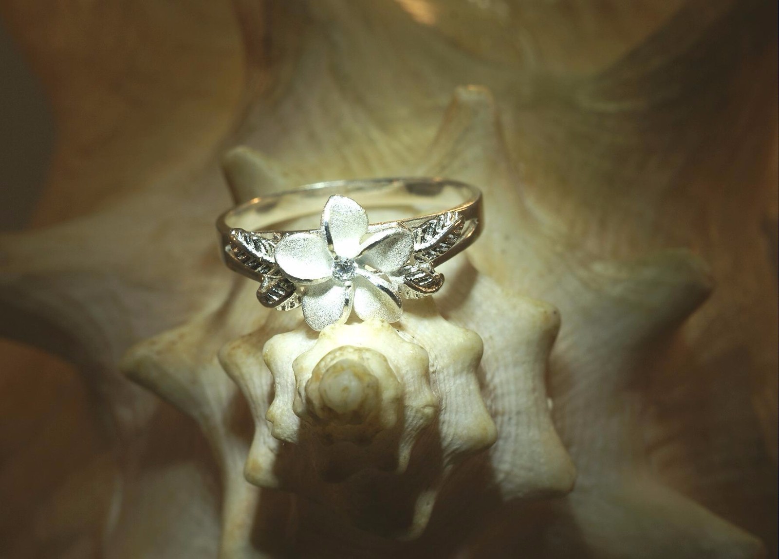11MM HAWAIIAN SOLID STERLING SILVER MATTED PLUMERIA MAILE CLEAR CZ RING 5.0-10.5