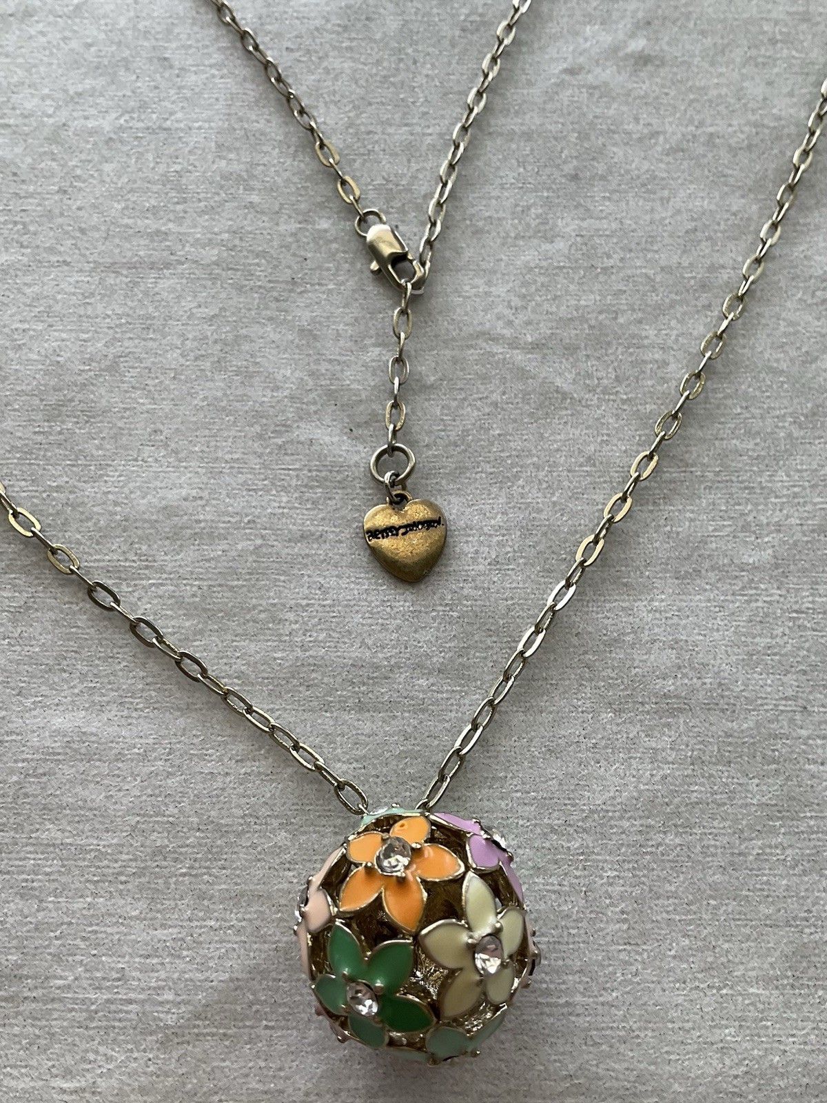 Betsy Johnson Sphere Cage Enamel Daisy Pendant Necklace Estate Jewelry