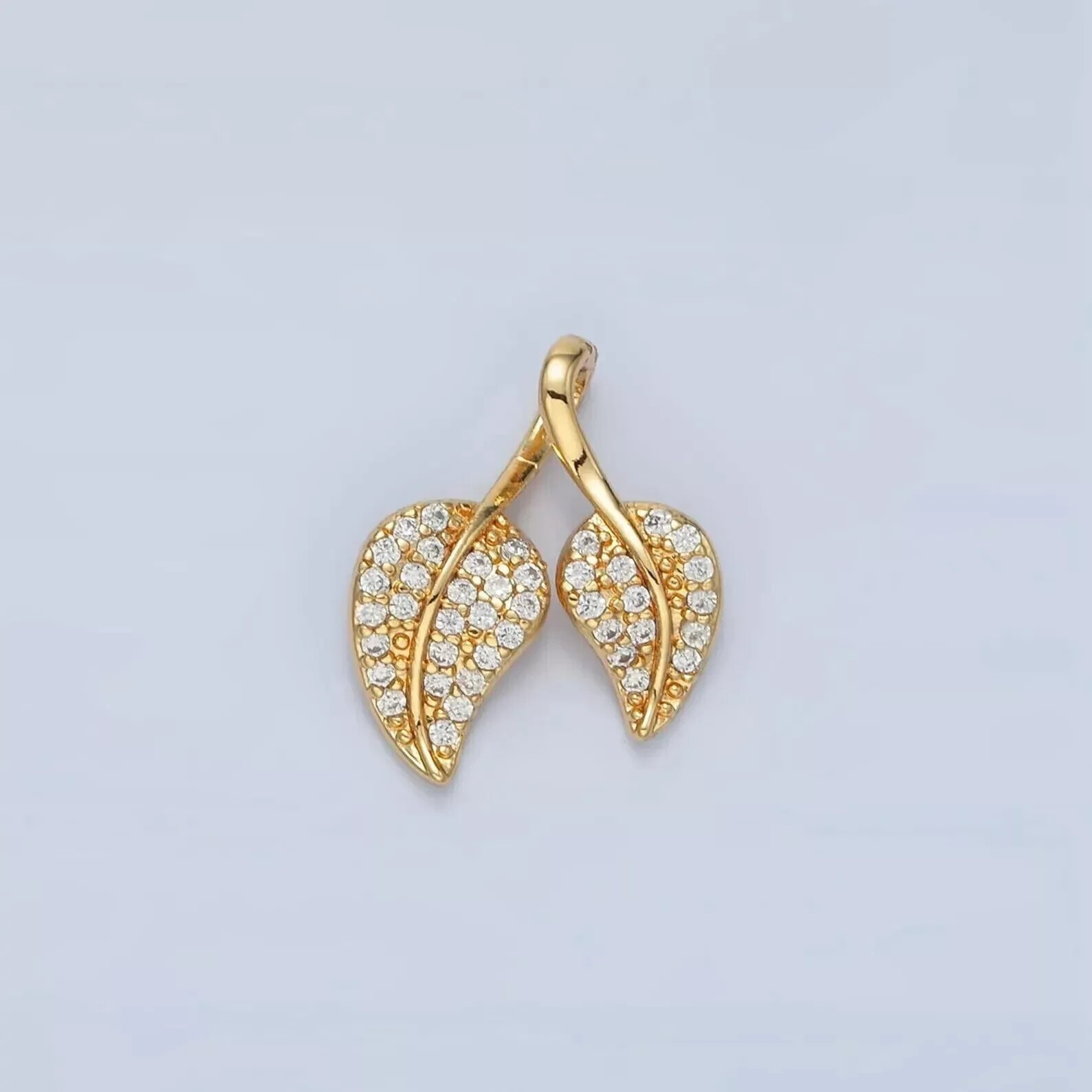 14K Yellow Gold Plated 1.50Ct Round Cut Simulated Diamond Women’s Leaf Pendant