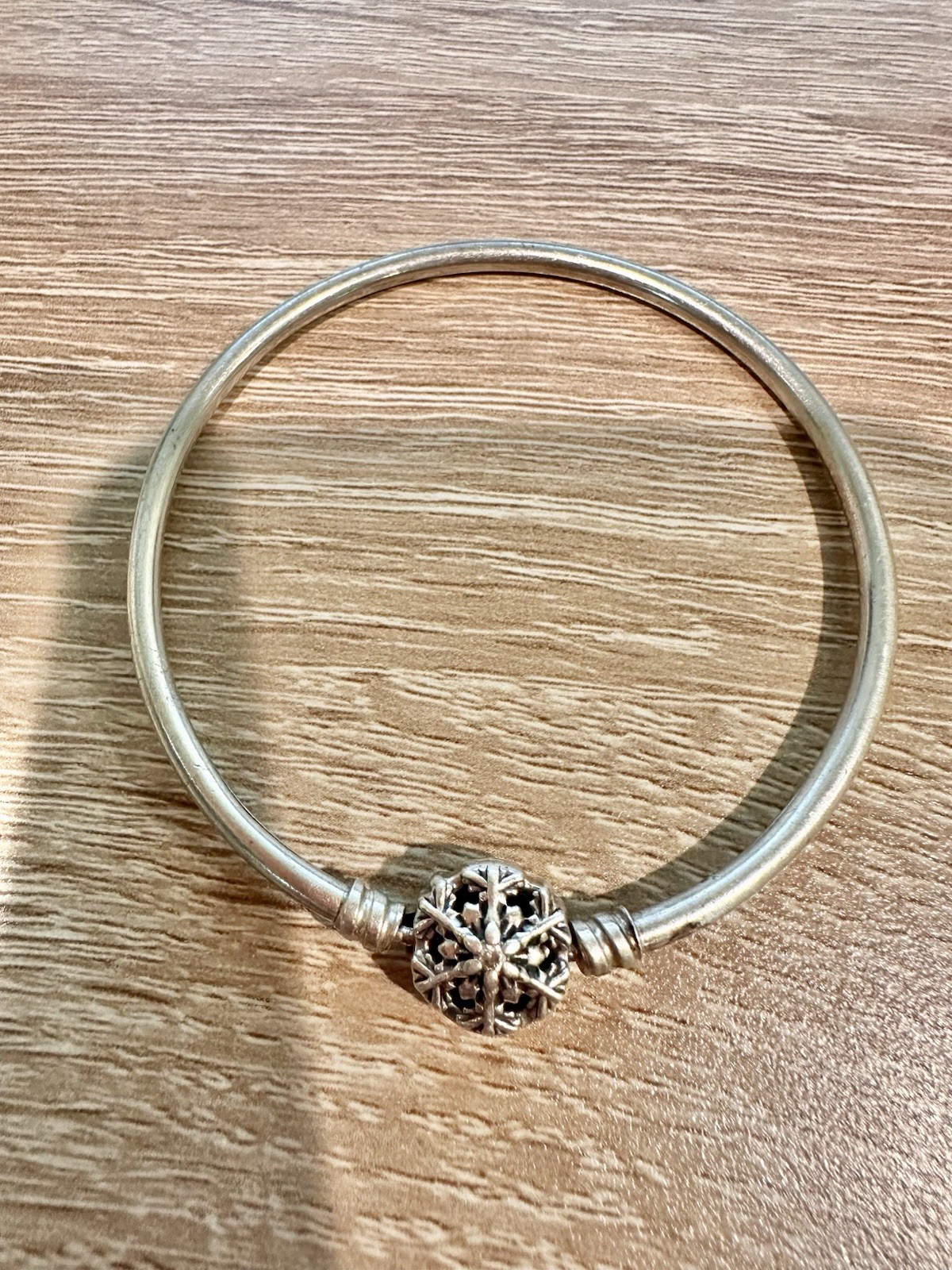 Pandora Moments Sterling Sparkling Snowflake Clasp Bangle