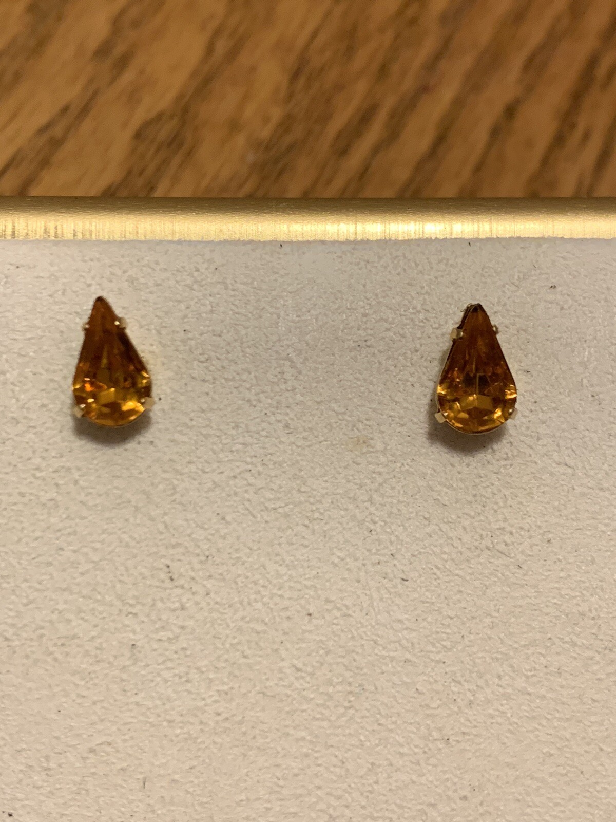 Beautiful Avon Vintage Sentimental Topaz Birthstone Gift Set