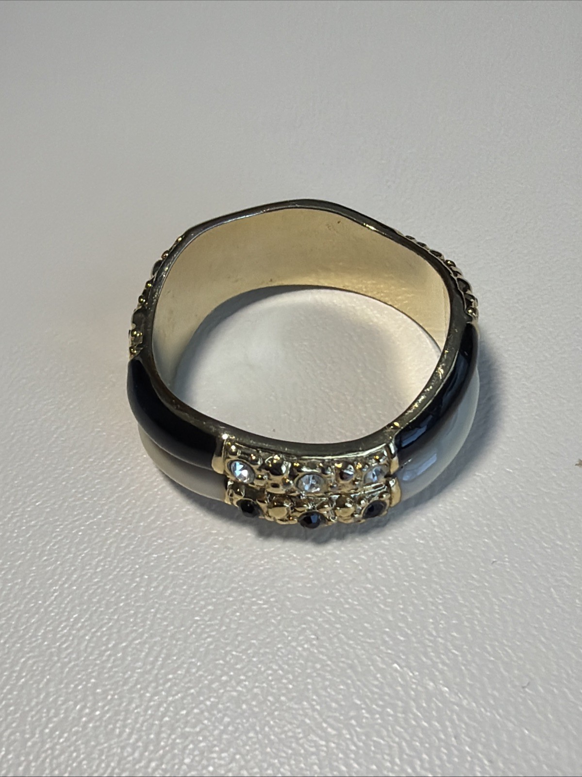 Curved ring gold tone, size 8 /black cream colors, rhinestones/ Very Good Cond.