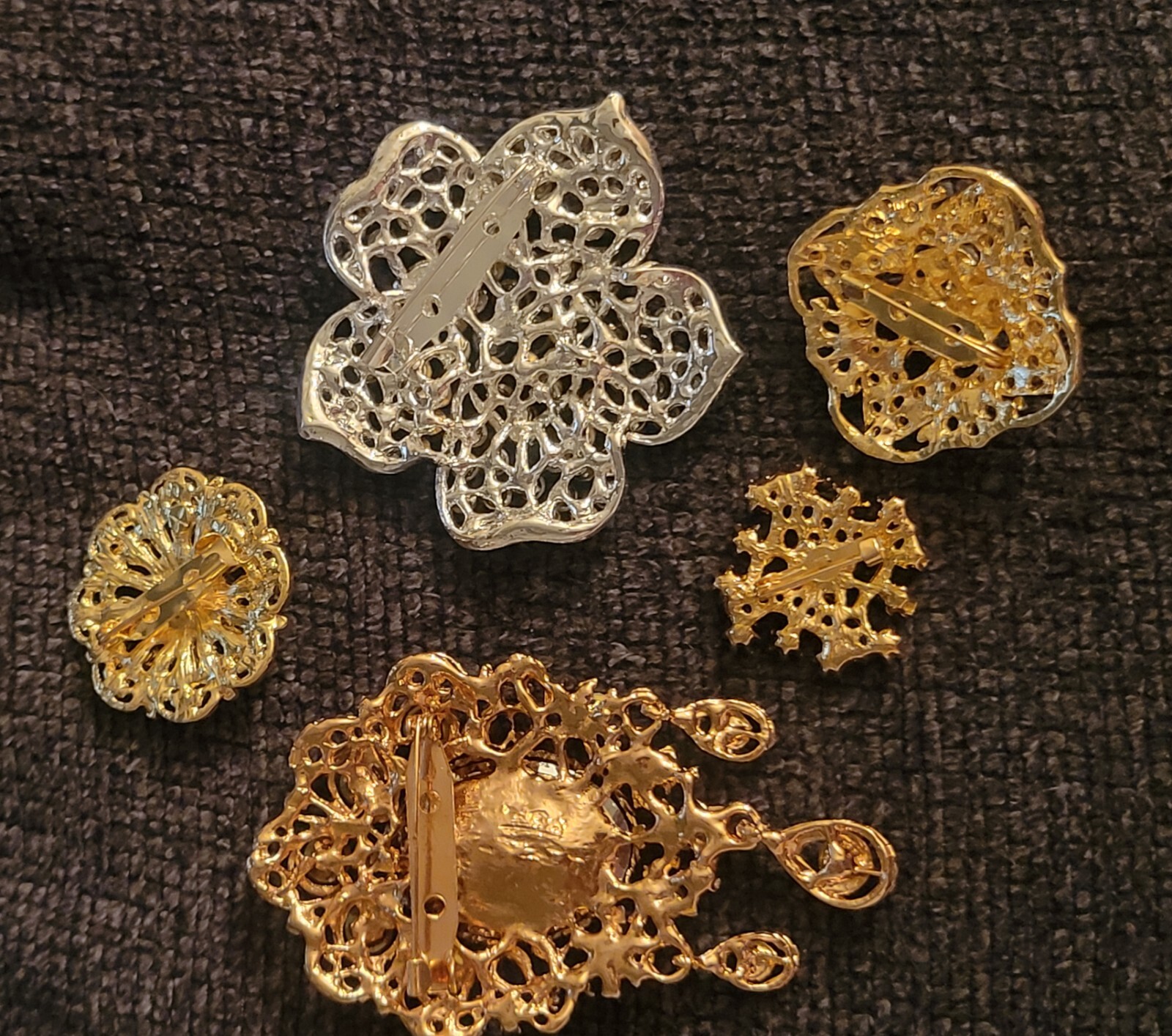 Beautiful All Occasion Rhinestone Flower Brooch Pin Lapel Lot CA USA E114